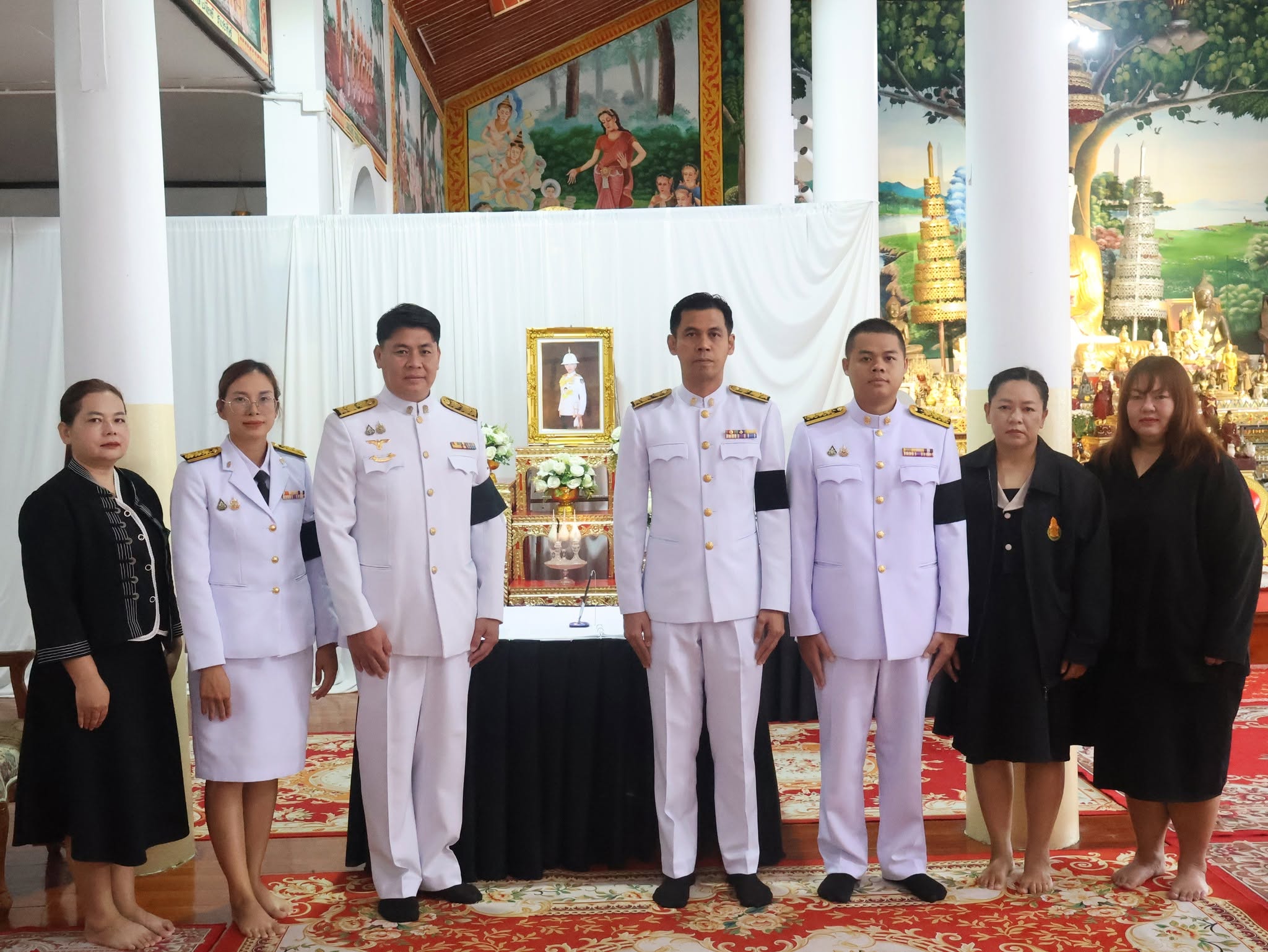 ร่วมพิธีถวายน้ำสรงพระศพ