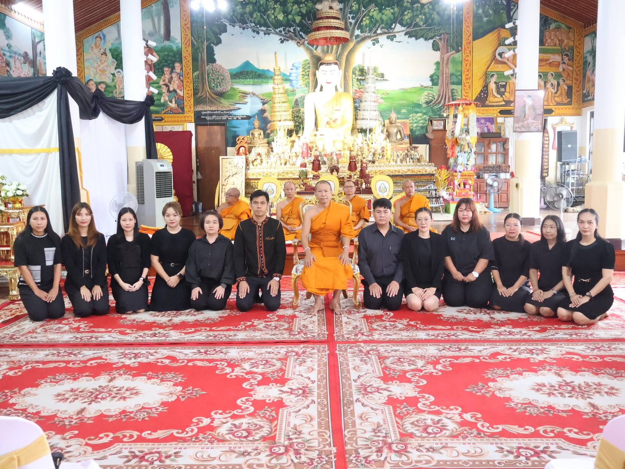 ร่วมพิธีบำเพ็ญกุศลเพื่ออุทิศถวายเป็นพระราชกุศล
