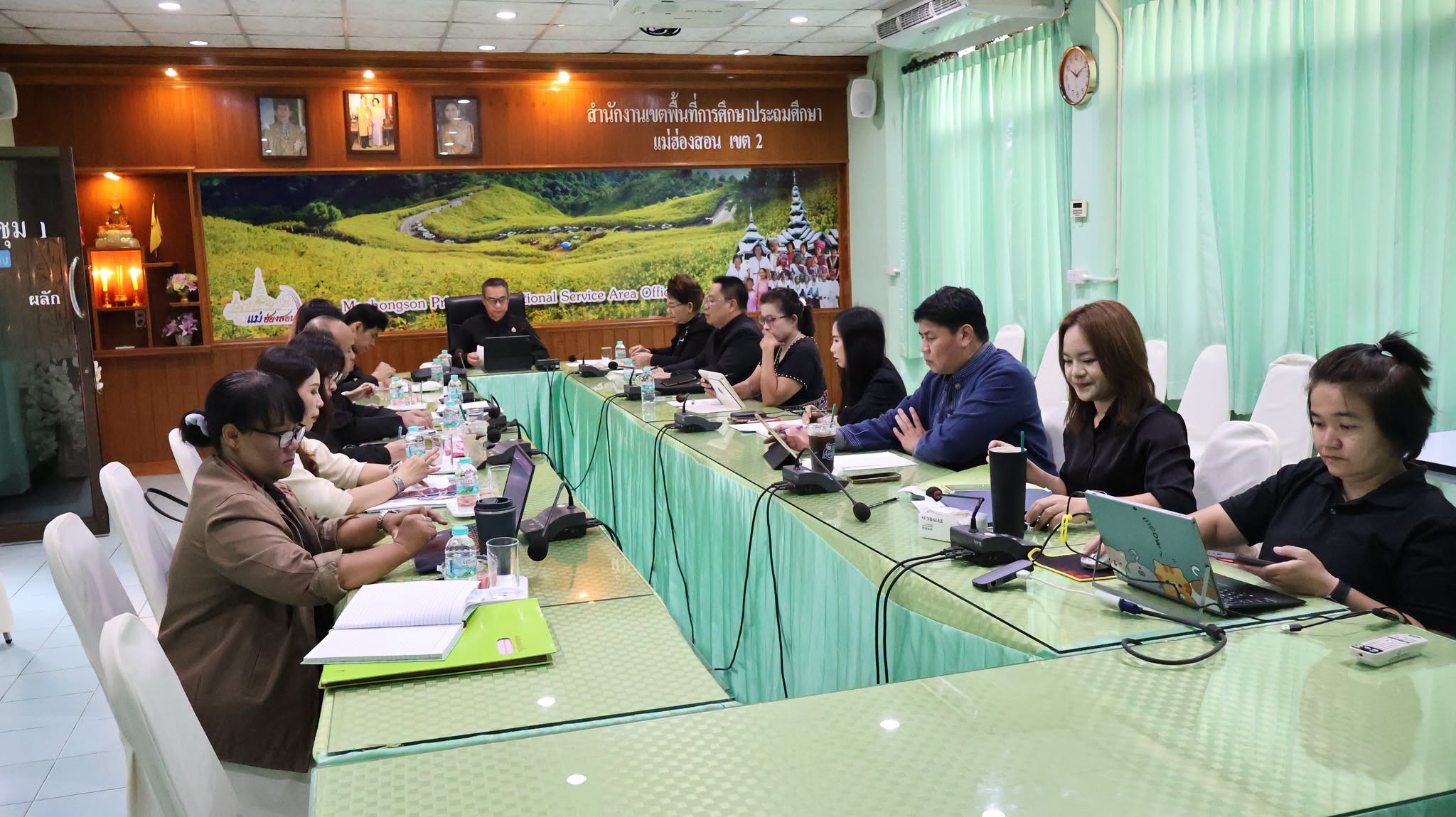 การประชุมประเมินผลการปฏิบัติงานของข้าราชการที่ปฏิบัติงานในสำนักงานเขตพื้นที่การศึกษา รอบที่ 2